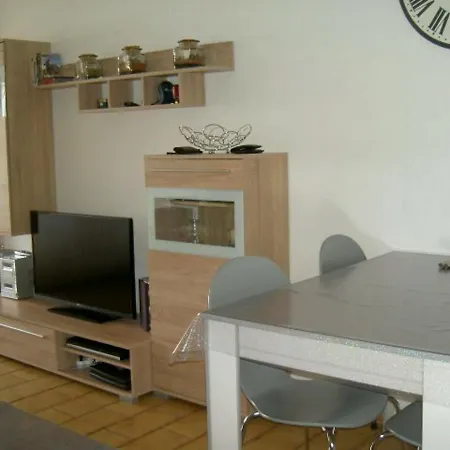 Cap D'agde, 3 Pieces, 6 Personnes - Fr-1-249-76 * Agde